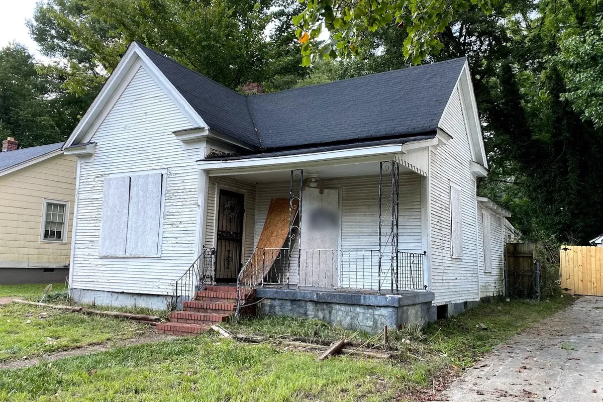 Vacant 1930s cottage, rebuilt, before renovation