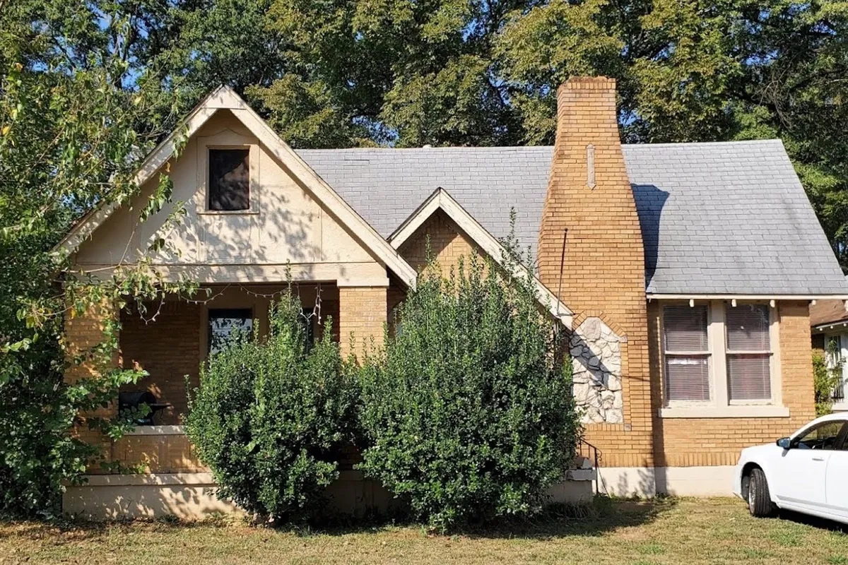 Front before renovation, 1930s 4-bed, 1-bath in Messick Buntyn