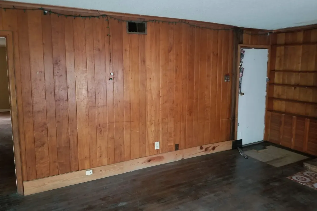 Kitchen before renovation, 1950s 3-bed, 1-bath in Park Acres
